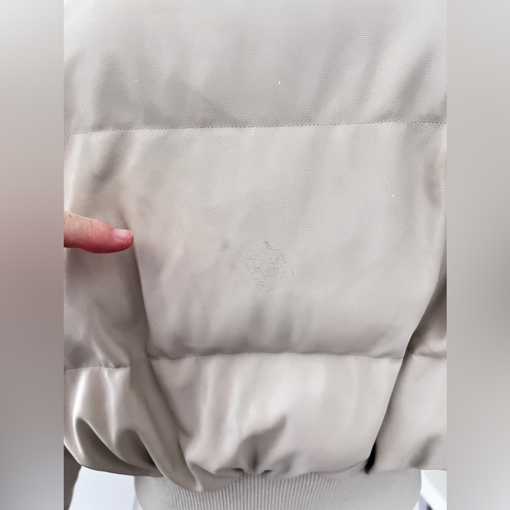 Saunders Collective Faux Leather Cream Puffer Jacket size medium - Picture 8 of 16